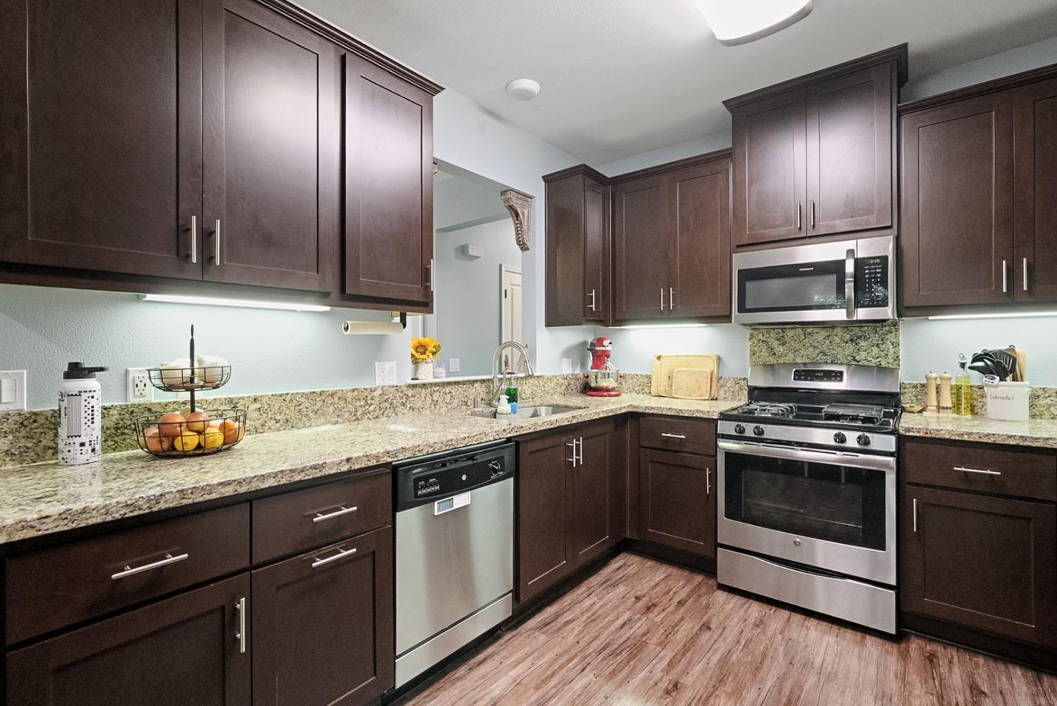 Detail Gallery Image 6 of 26 For 140 Ivy Ave #A5,  Patterson,  CA 95363 - 2 Beds | 2 Baths