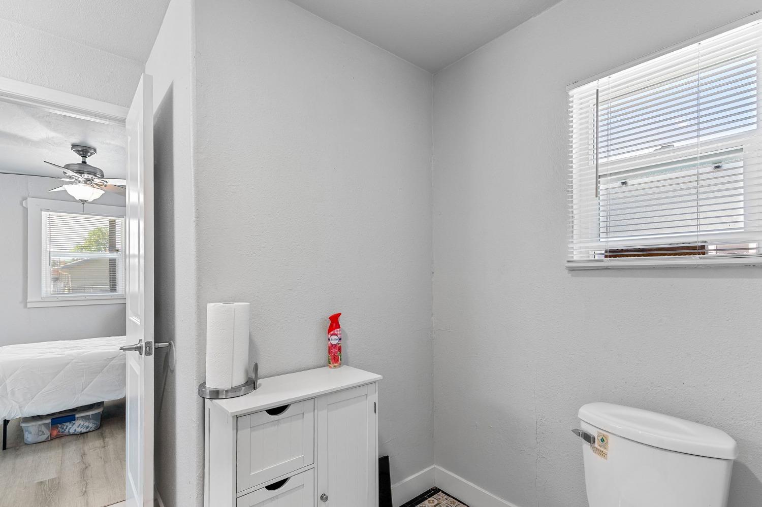 Detail Gallery Image 19 of 31 For 2604 Fairfield St, Sacramento,  CA 95815 - 2 Beds | 1 Baths