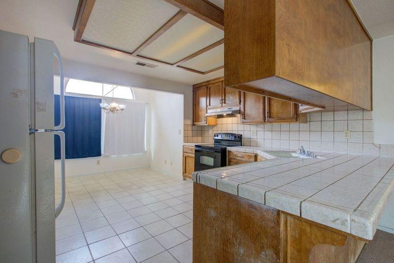 Detail Gallery Image 8 of 32 For 820 Olivewood Dr, Los Banos,  CA 93635 - 3 Beds | 2 Baths