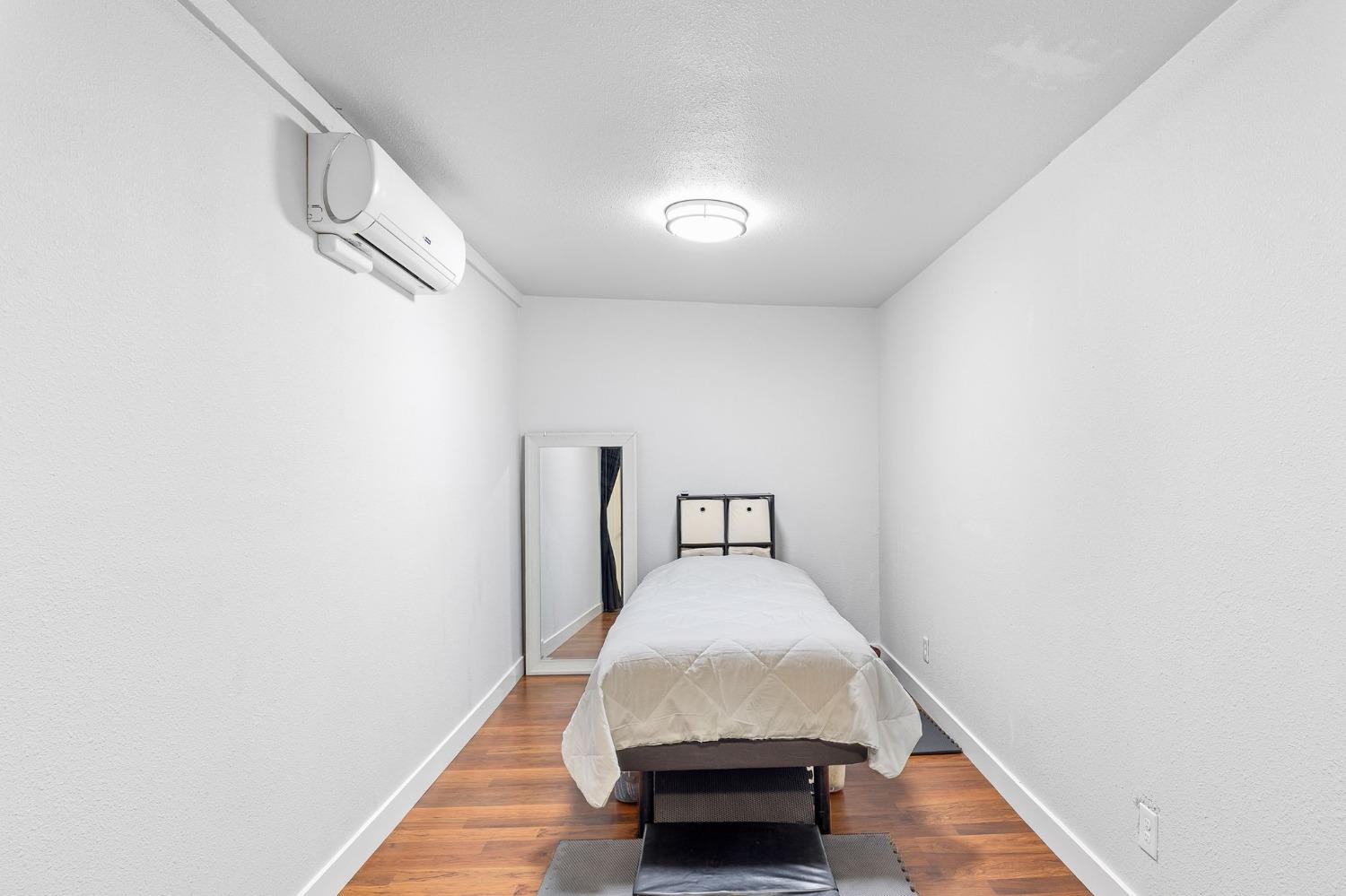 Detail Gallery Image 12 of 31 For 2604 Fairfield St, Sacramento,  CA 95815 - 2 Beds | 1 Baths