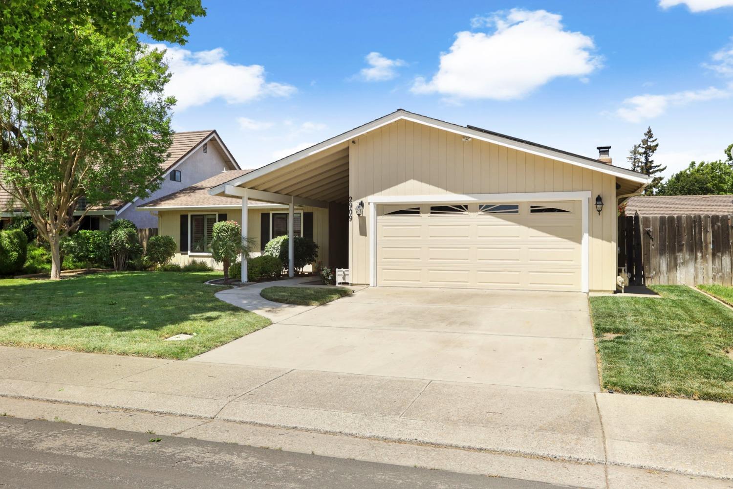 Detail Gallery Image 4 of 62 For 2909 Estate Dr, Stockton,  CA 95209 - 4 Beds | 2 Baths