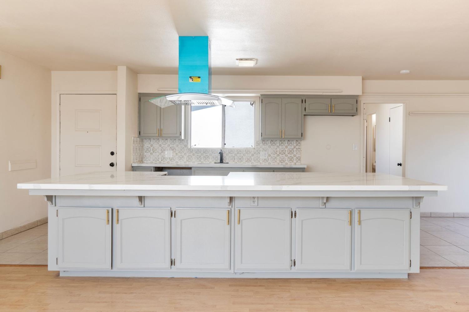 Detail Gallery Image 11 of 39 For 2738 S Fairway Ct, Visalia,  CA 93277 - 4 Beds | 2/1 Baths