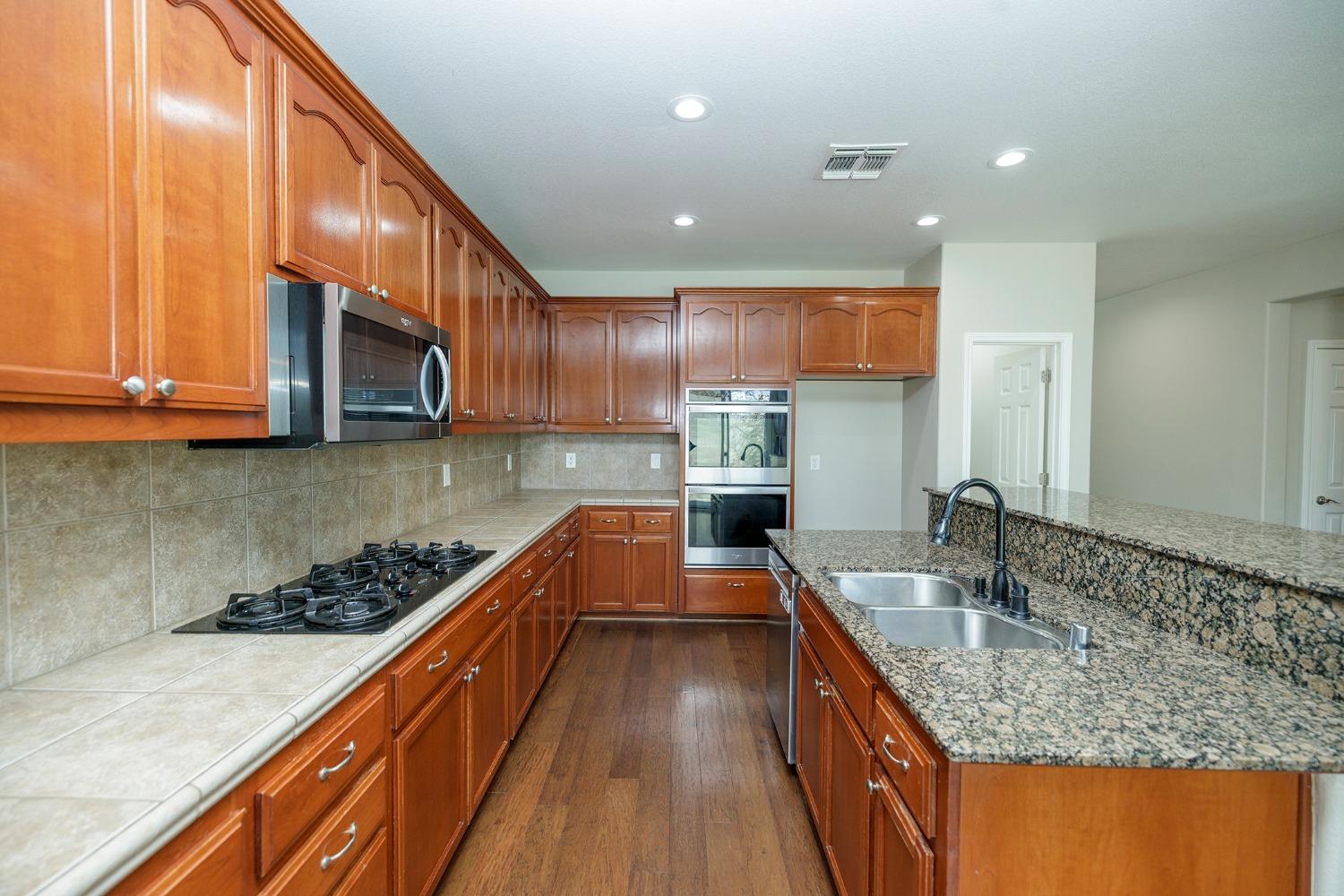 Detail Gallery Image 22 of 53 For 1466 Grand Oak Way, Oakdale,  CA 95361 - 5 Beds | 3 Baths