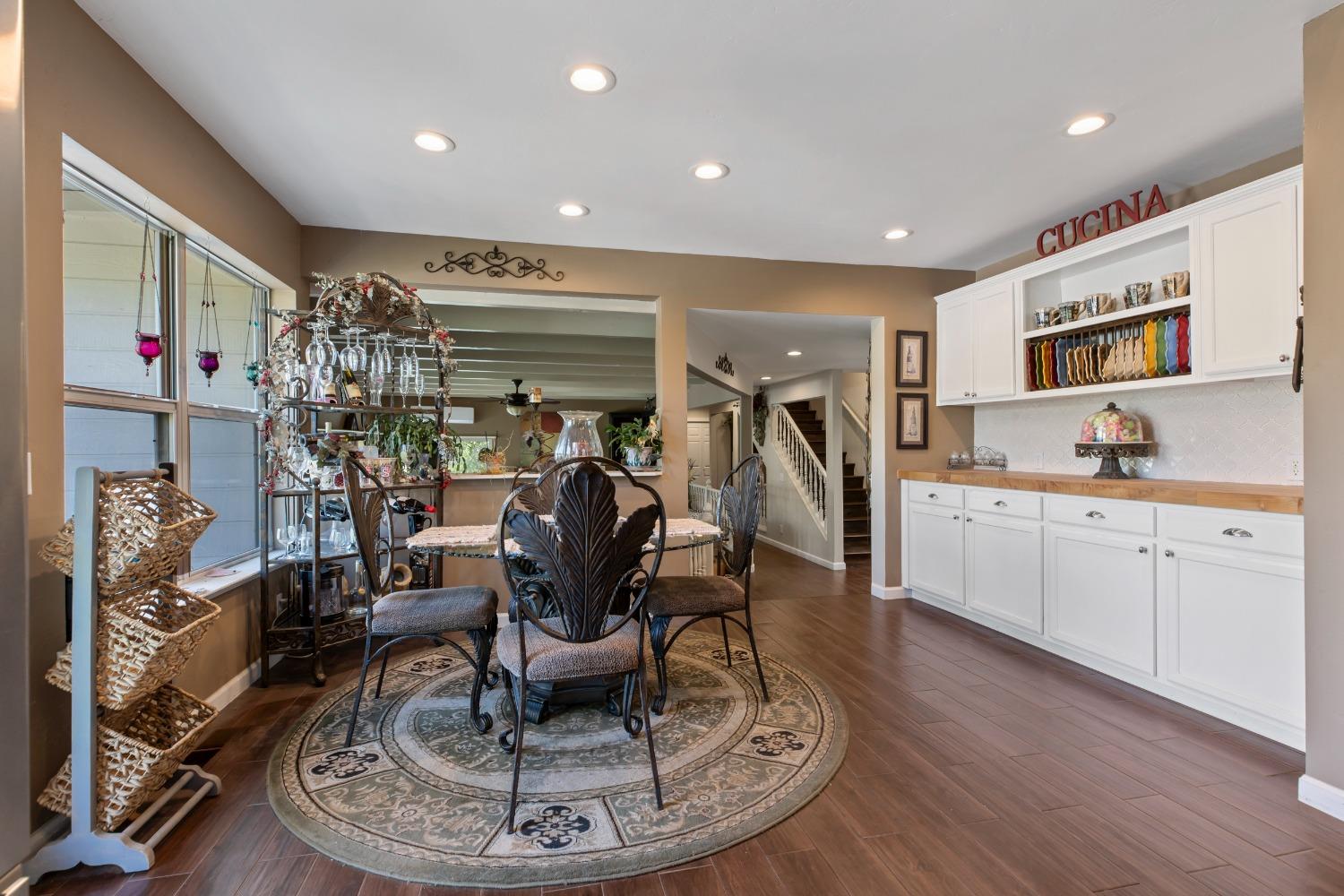 Detail Gallery Image 15 of 65 For 100 W Church Ln, Sonora,  CA 95370 - 4 Beds | 4 Baths