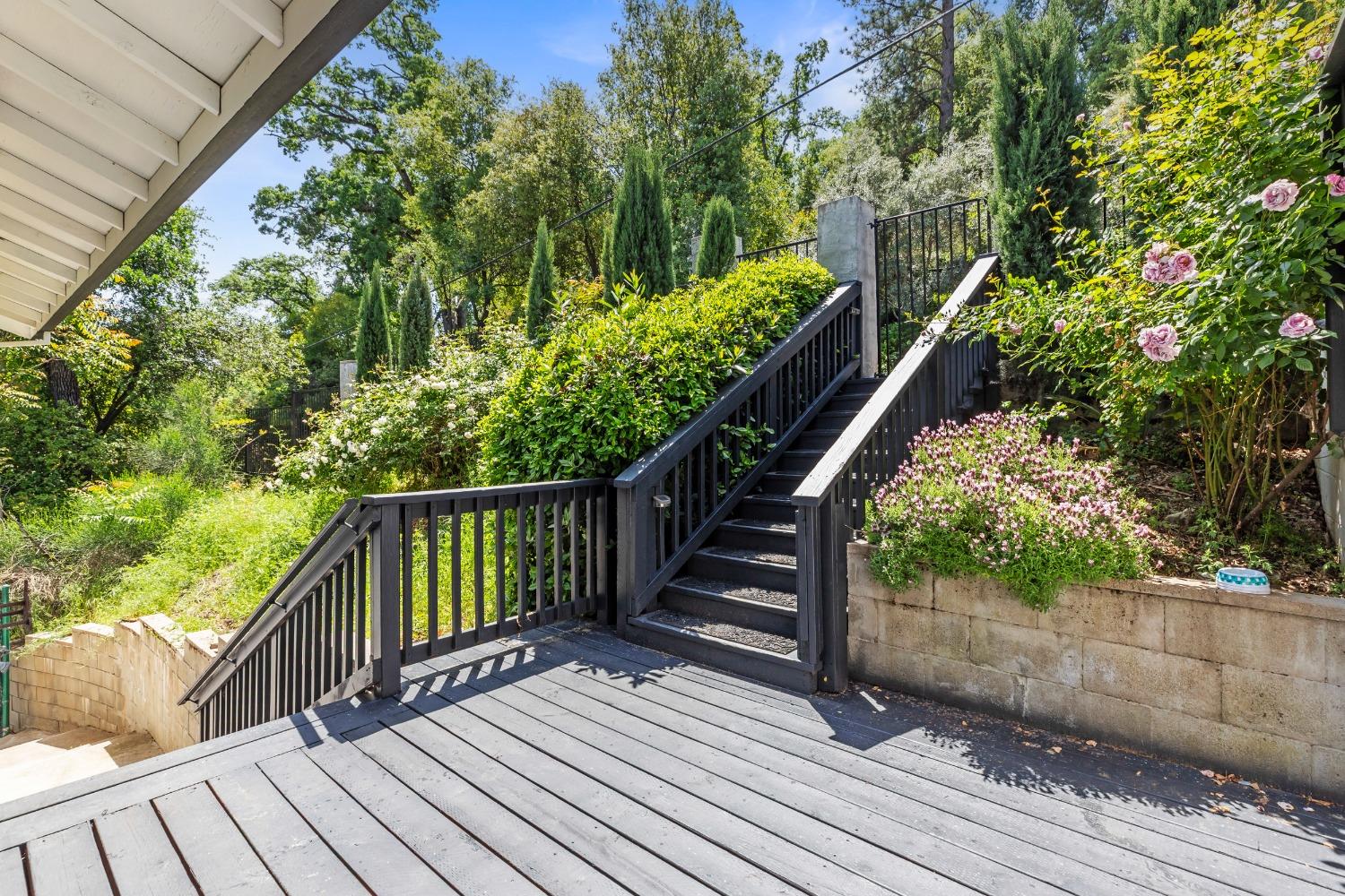 Detail Gallery Image 7 of 65 For 100 W Church Ln, Sonora,  CA 95370 - 4 Beds | 4 Baths