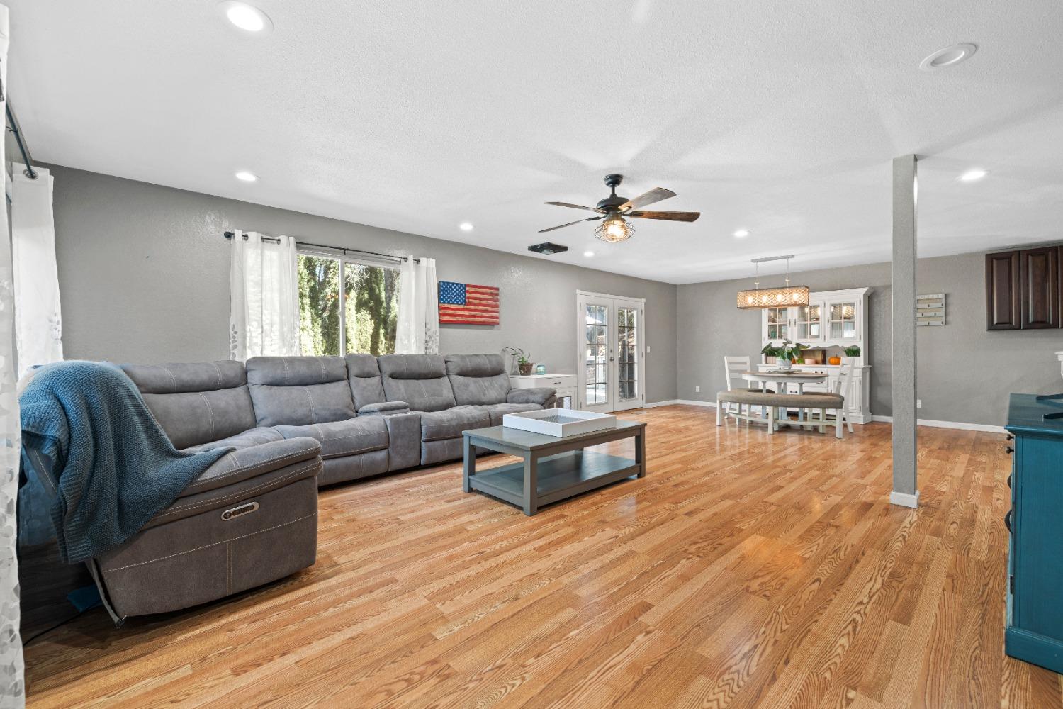 Detail Gallery Image 4 of 45 For 3375 Braniff Ct. Ct, Cameron Park,  CA 95682 - 4 Beds | 2/1 Baths
