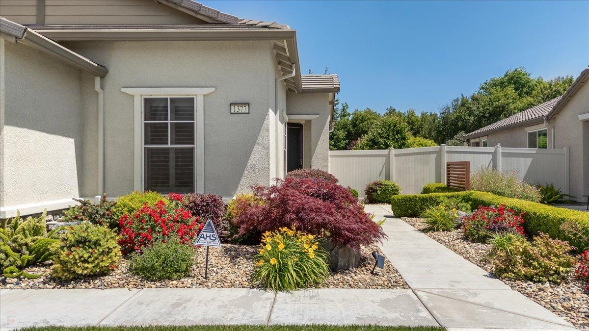 Detail Gallery Image 4 of 84 For 1377 Arbor Brook Dr, Manteca,  CA 95336 - 3 Beds | 2 Baths