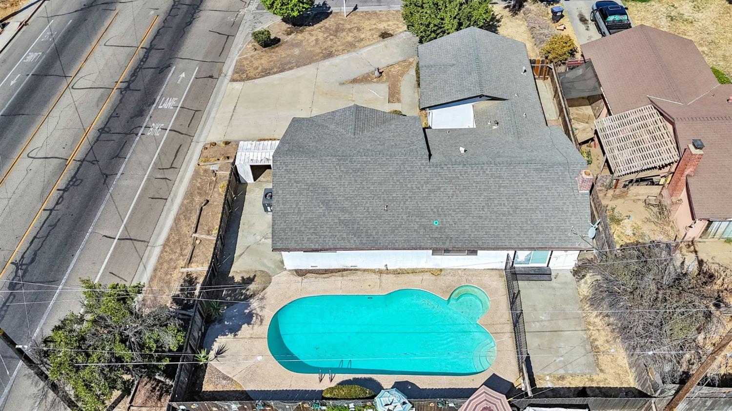 Detail Gallery Image 37 of 39 For 2738 S Fairway Ct, Visalia,  CA 93277 - 4 Beds | 2/1 Baths