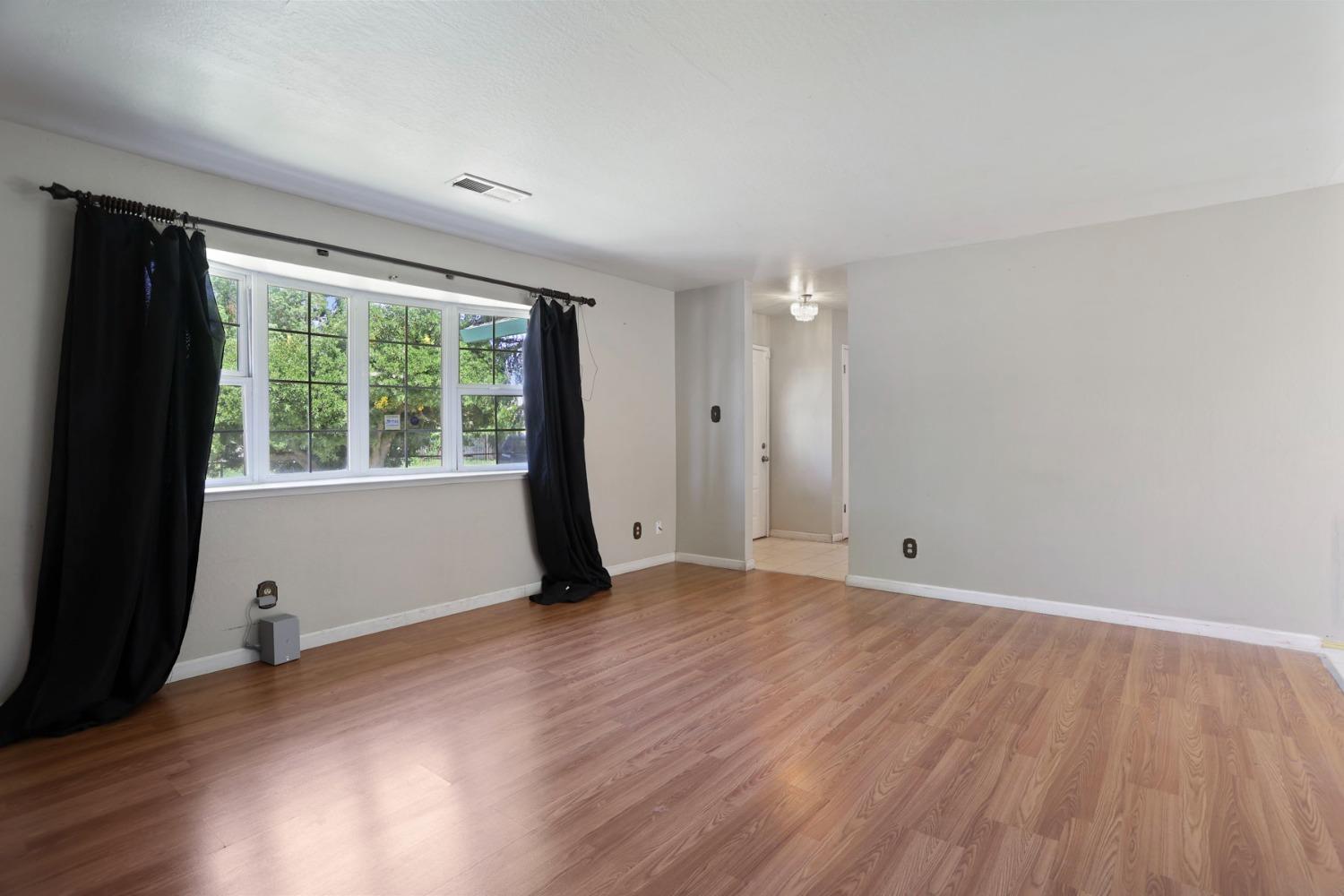 Detail Gallery Image 12 of 40 For 133 S Carroll Ave, Stockton,  CA 95215 - 3 Beds | 2 Baths