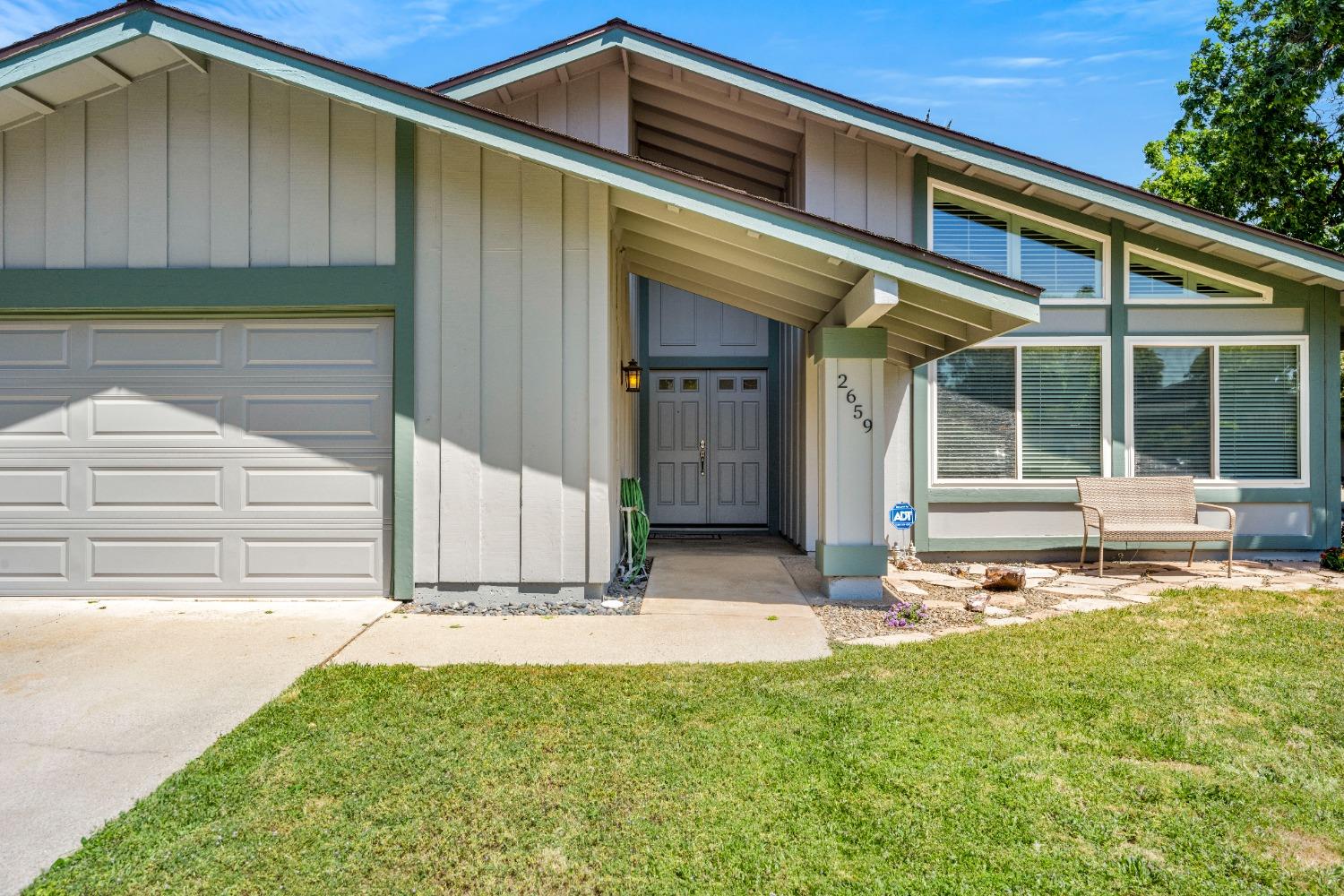 Detail Gallery Image 1 of 54 For 2659 Argolis Way, Sacramento,  CA 95826 - 3 Beds | 2 Baths