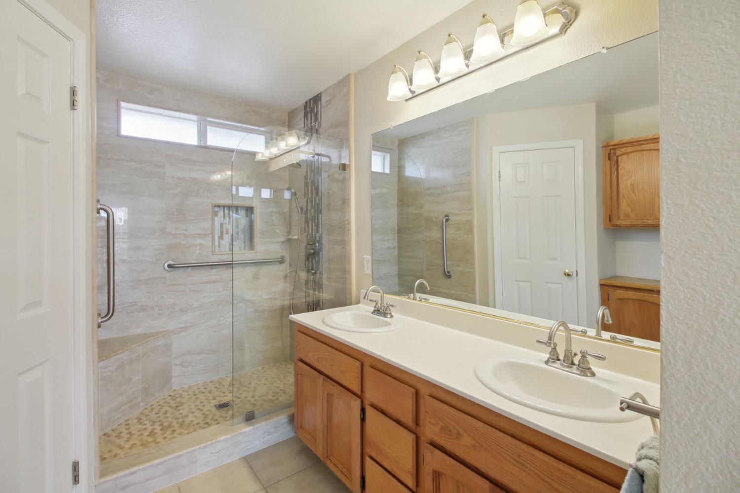 Detail Gallery Image 27 of 57 For 10092 Teddington Way, Elk Grove,  CA 95624 - 3 Beds | 2 Baths