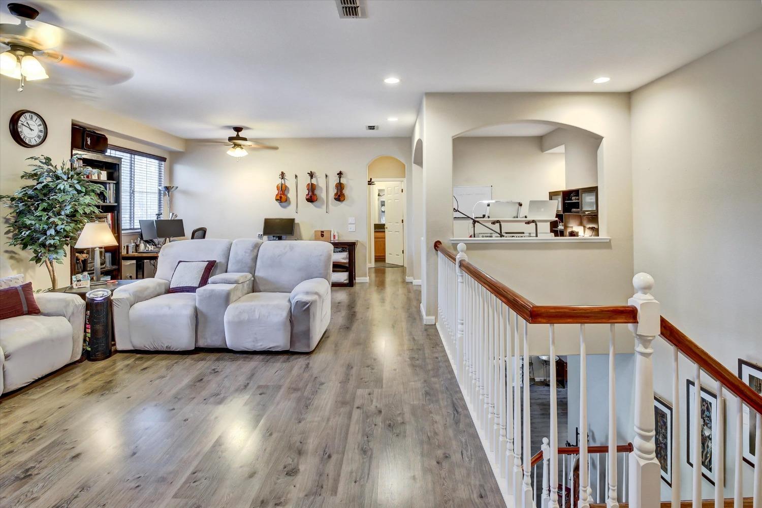 Detail Gallery Image 25 of 65 For 9500 Chicory Field Way, Elk Grove,  CA 95624 - 5 Beds | 4 Baths