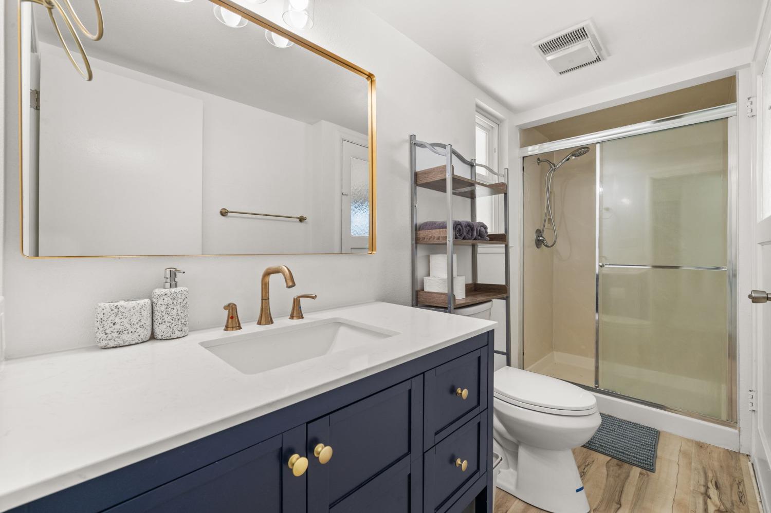 Detail Gallery Image 8 of 18 For 7409 East Pkwy, Sacramento,  CA 95823 - 4 Beds | 2 Baths