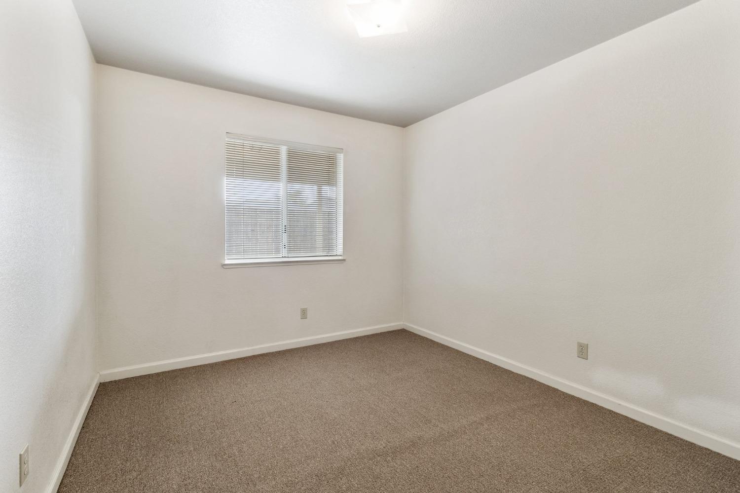 Detail Gallery Image 11 of 21 For 500 W Hawkeye Ave, Turlock,  CA 95380 - – Beds | – Baths