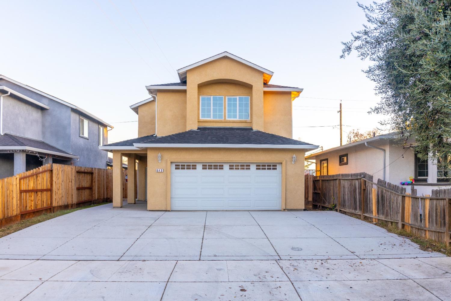 Detail Gallery Image 1 of 32 For 640 E 9th St, Stockton,  CA 95206 - 4 Beds | 3/1 Baths