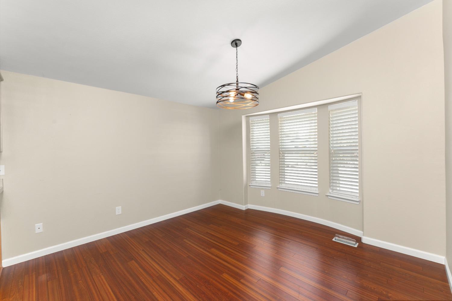 Detail Gallery Image 19 of 58 For 136 Pinebrook Dr, Folsom,  CA 95630 - 2 Beds | 2 Baths