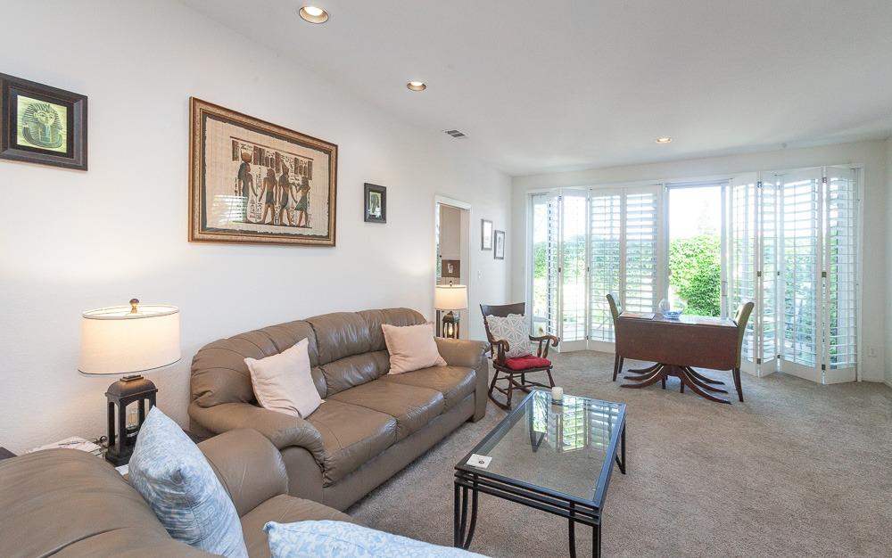 Detail Gallery Image 12 of 44 For 3070 Carousel Cir, Stockton,  CA 95219 - 3 Beds | 2 Baths