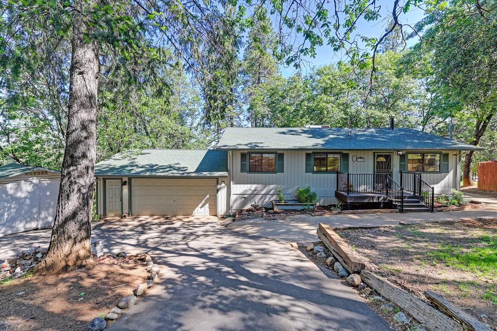 Detail Gallery Image 3 of 54 For 21855 Digger Pine Ln, Colfax,  CA 95713 - 3 Beds | 2 Baths