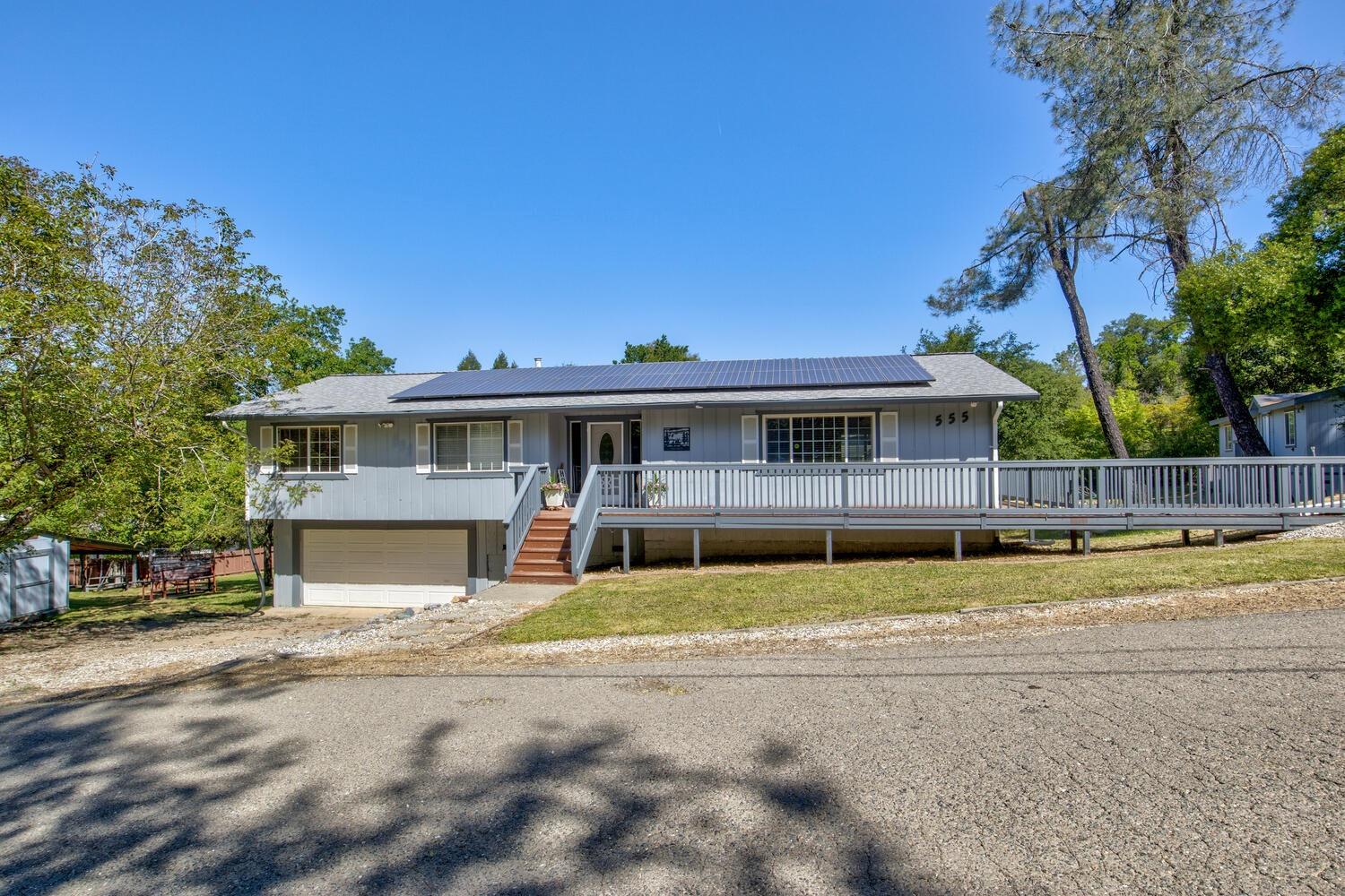 Detail Gallery Image 2 of 72 For 555 Arlette Ln, Diamond Springs,  CA 95619 - 8 Beds | 3 Baths