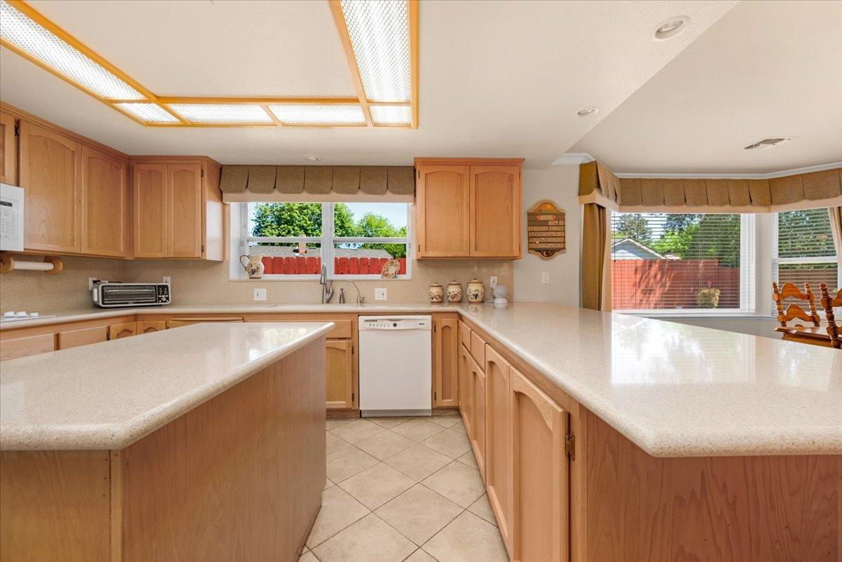 Detail Gallery Image 16 of 45 For 1041 Noarco Dr, Modesto,  CA 95356 - 4 Beds | 3 Baths