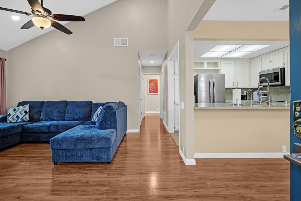 Hurley Way #68, Sacramento, California image 3