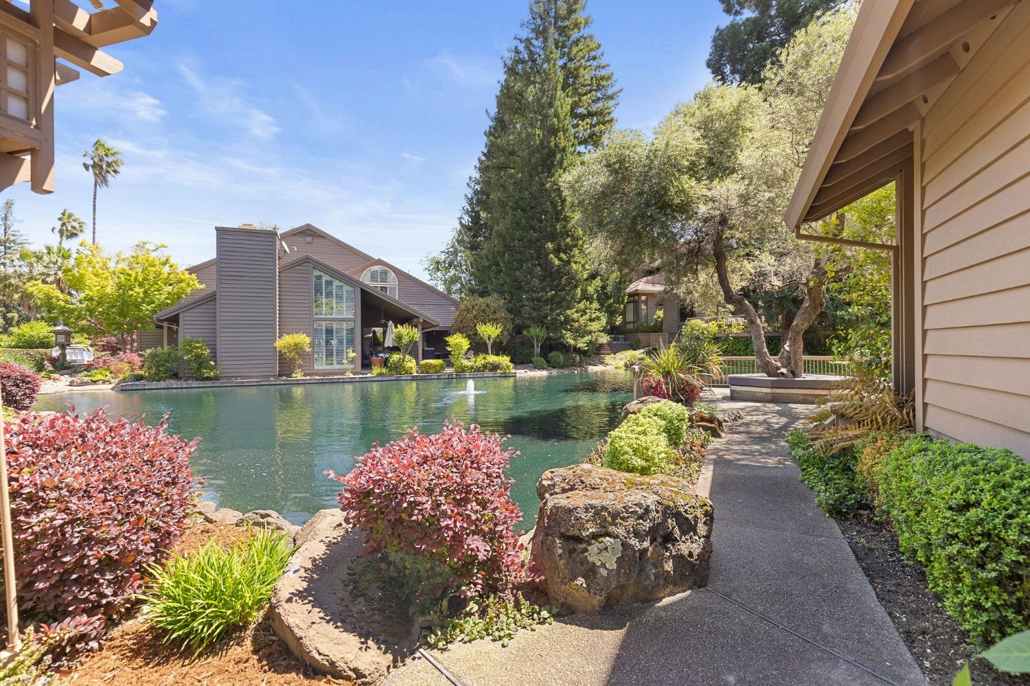 Detail Gallery Image 4 of 68 For 7634 Pineridge Ln, Fair Oaks,  CA 95628 - 3 Beds | 2 Baths