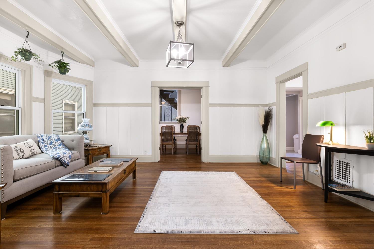Detail Gallery Image 15 of 43 For 2012 F St, Sacramento,  CA 95811 - 5 Beds | 2 Baths