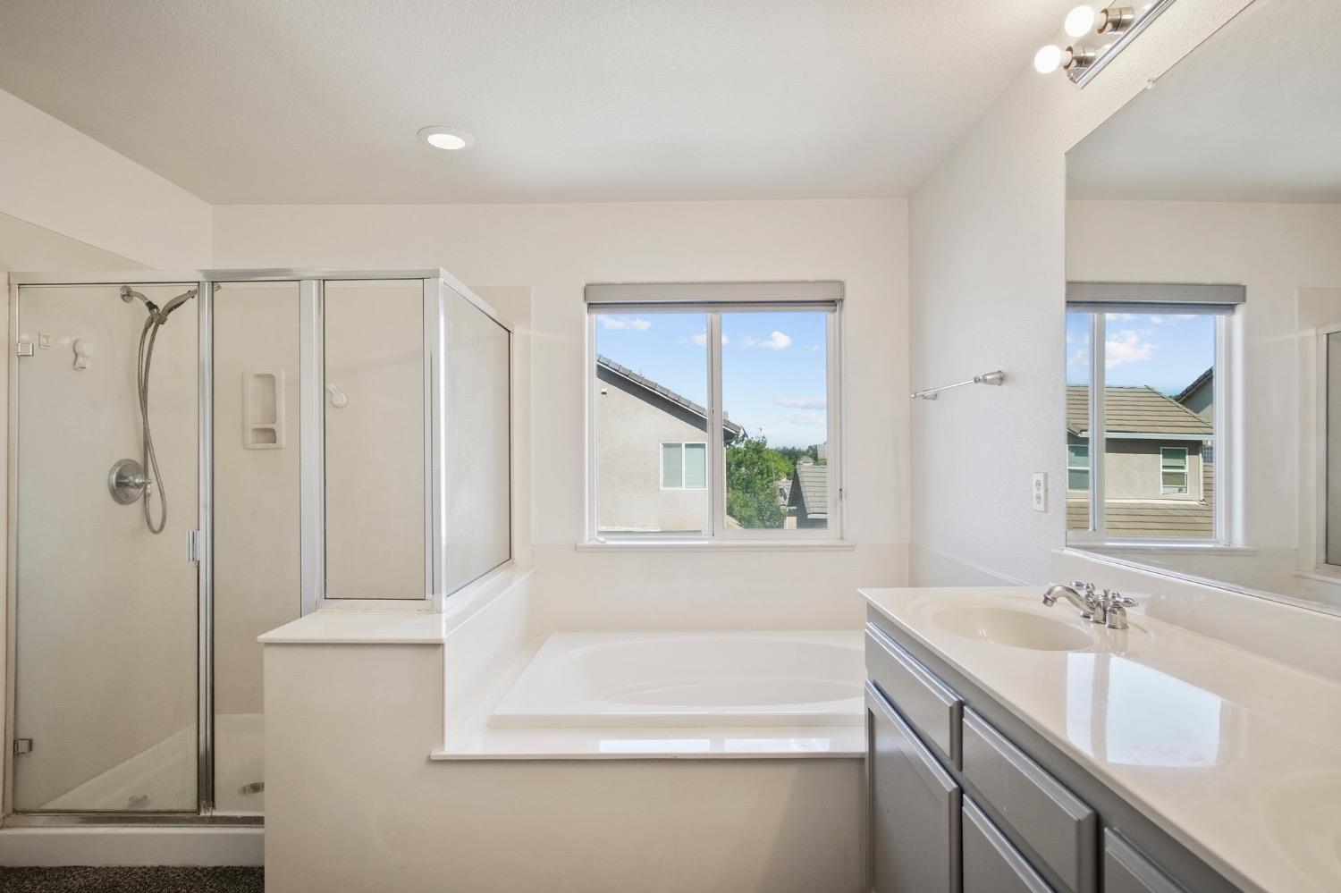 Detail Gallery Image 26 of 36 For 456 Meadow Creek Dr, Patterson,  CA 95363 - 5 Beds | 4/1 Baths