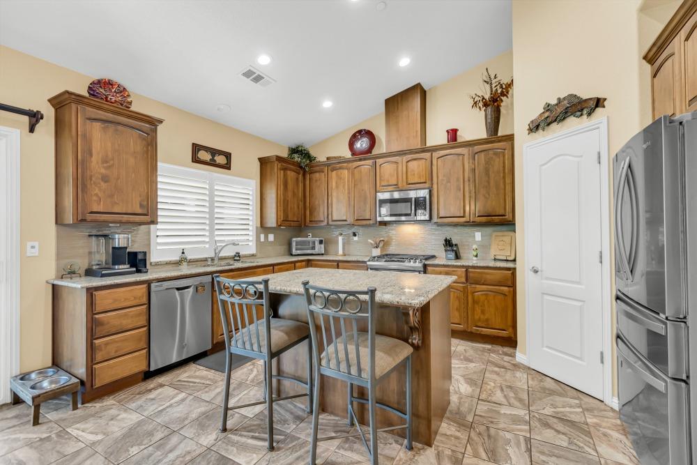 Detail Gallery Image 15 of 56 For 745 Parkridge Dr, Galt,  CA 95632 - 3 Beds | 2/1 Baths