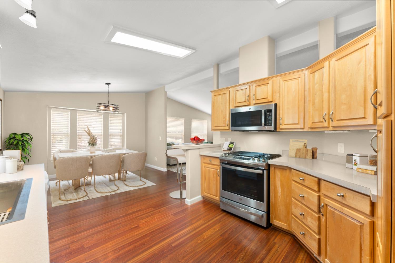 Detail Gallery Image 29 of 58 For 136 Pinebrook Dr, Folsom,  CA 95630 - 2 Beds | 2 Baths