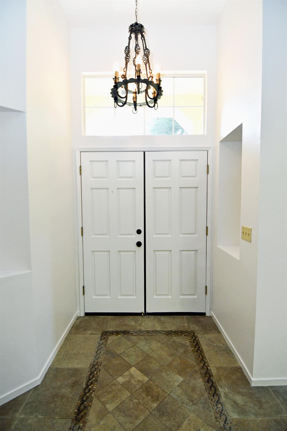 Detail Gallery Image 5 of 46 For 1070 Button Ct, Turlock,  CA 95382 - 5 Beds | 3 Baths
