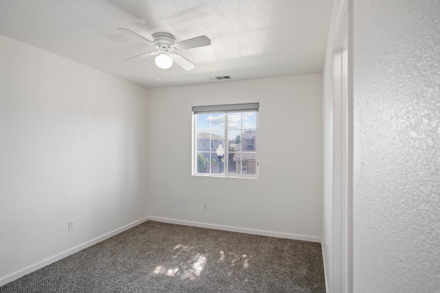 Detail Gallery Image 18 of 36 For 456 Meadow Creek Dr, Patterson,  CA 95363 - 5 Beds | 4/1 Baths