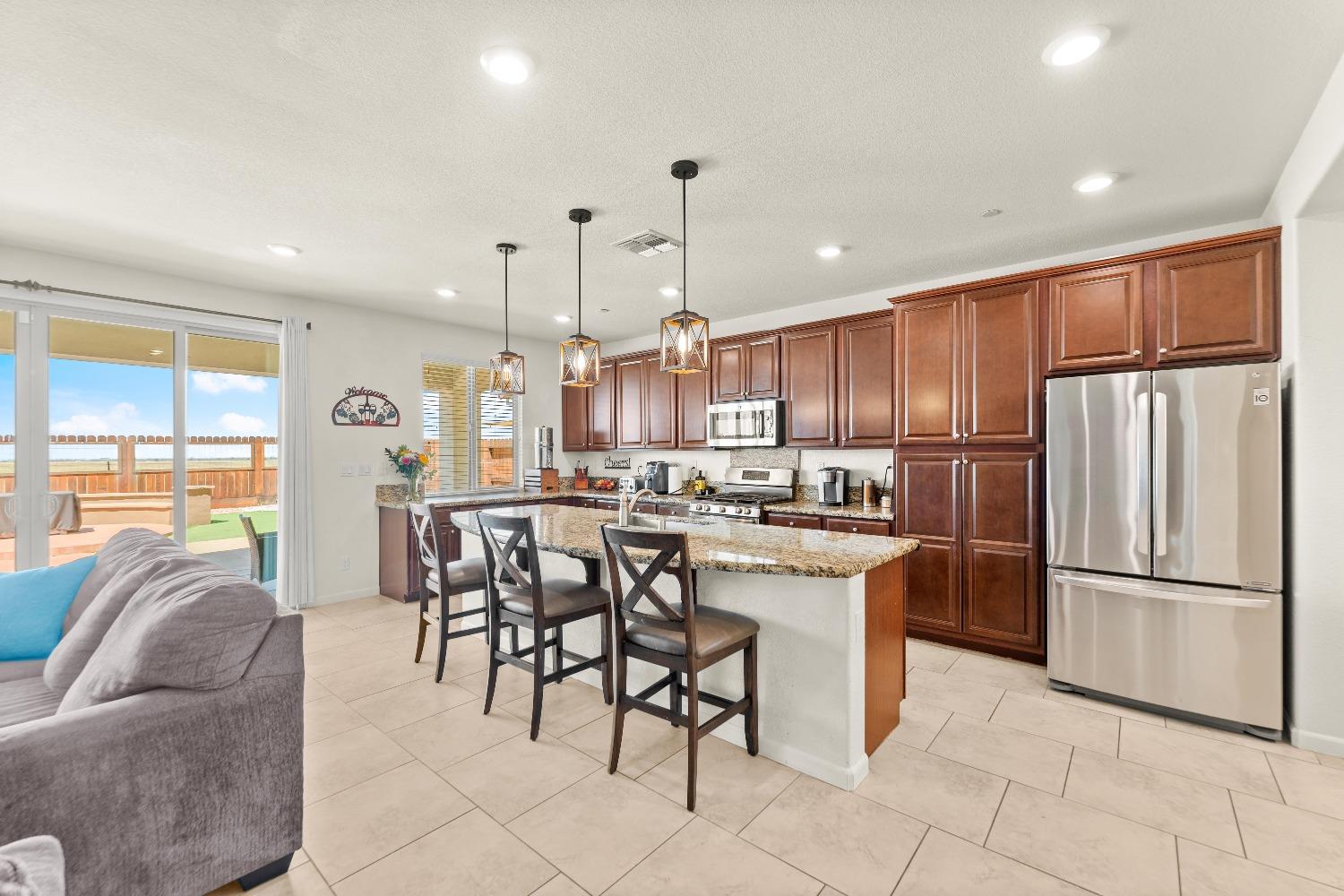 Detail Gallery Image 19 of 71 For 3706 Rockdale Dr, Rancho Cordova,  CA 95742 - 4 Beds | 3 Baths