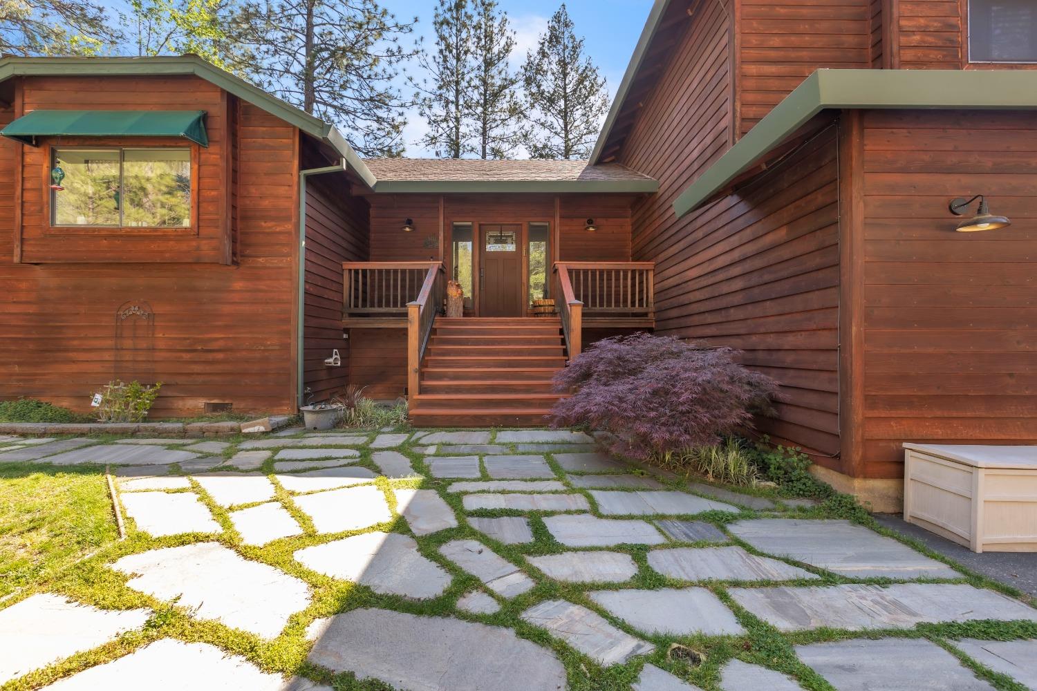 Detail Gallery Image 3 of 35 For 540 Clay Canyon Ct, Colfax,  CA 95713 - 4 Beds | 3 Baths