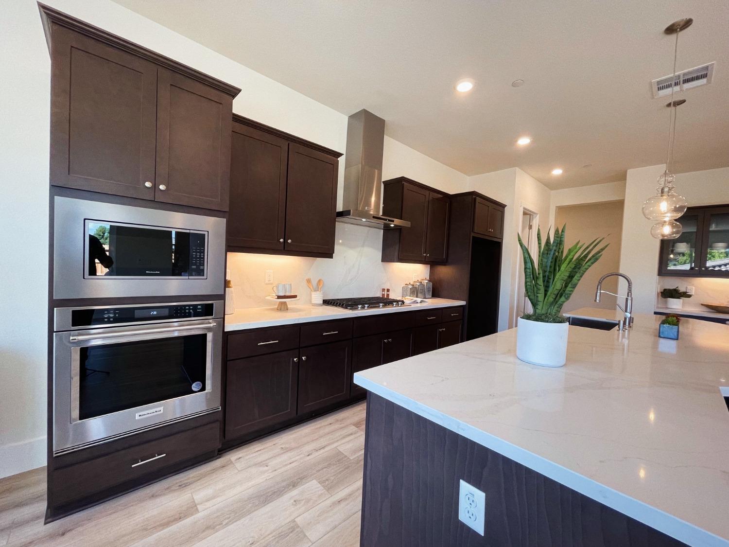 Detail Gallery Image 12 of 55 For 8642 Zinfandel Pkwy, Plymouth,  CA 95669 - 3 Beds | 3/1 Baths