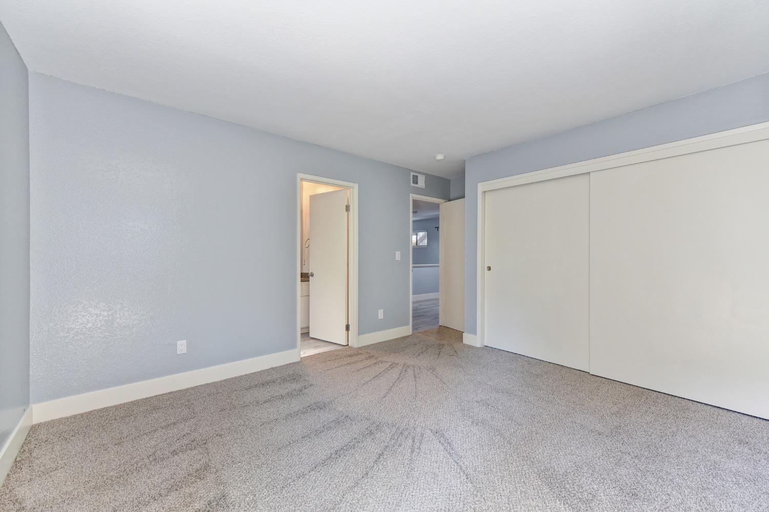 Photo #9: 225058589 Listing: Photo #9