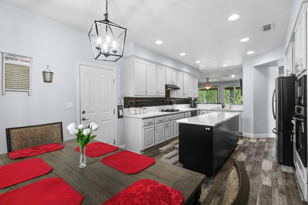 Detail Gallery Image 3 of 38 For 2501 Mabry Dr, Sacramento,  CA 95835 - 4 Beds | 3 Baths