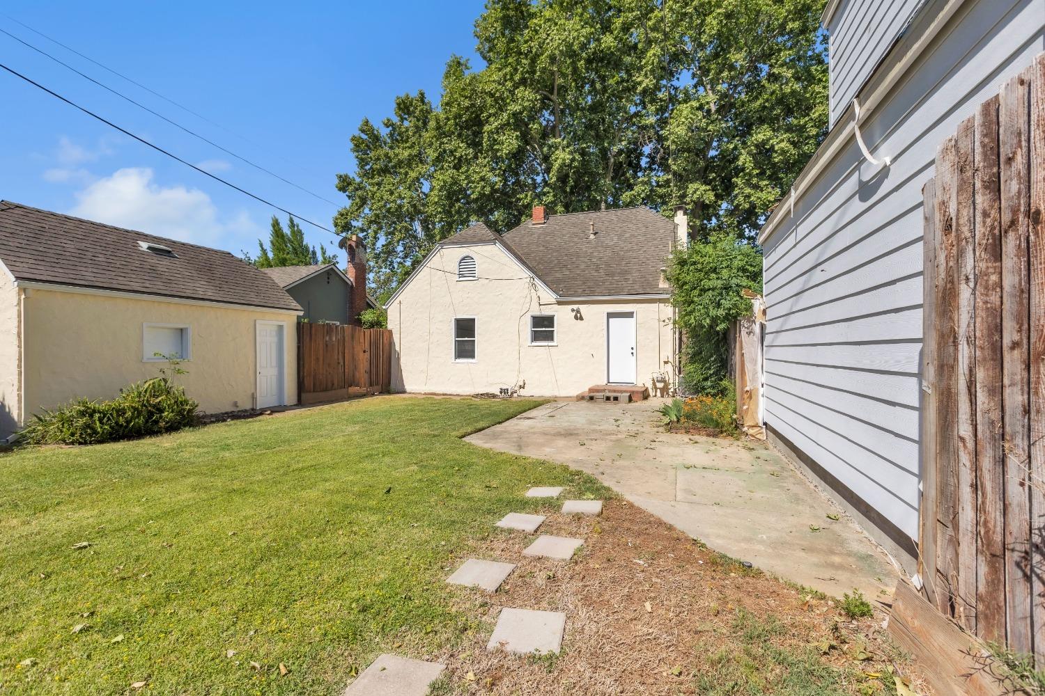 Detail Gallery Image 27 of 42 For 2172 Oakmont St, Sacramento,  CA 95815 - 2 Beds | 1 Baths