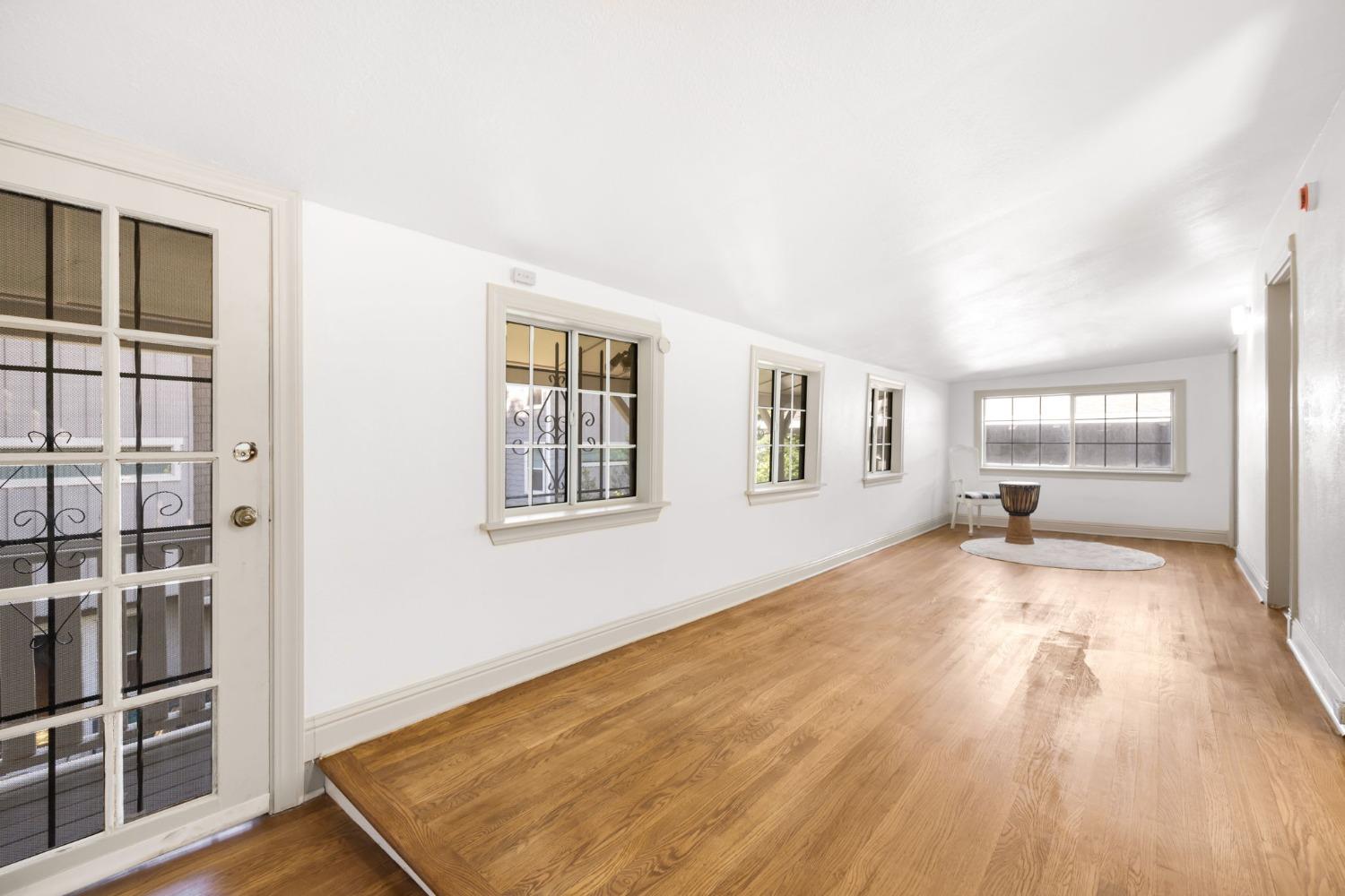 Detail Gallery Image 30 of 43 For 2012 F St, Sacramento,  CA 95811 - 5 Beds | 2 Baths