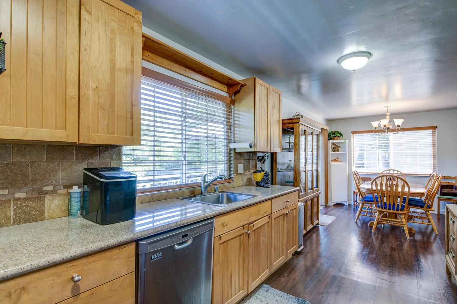 Detail Gallery Image 22 of 72 For 555 Arlette Ln, Diamond Springs,  CA 95619 - 8 Beds | 3 Baths