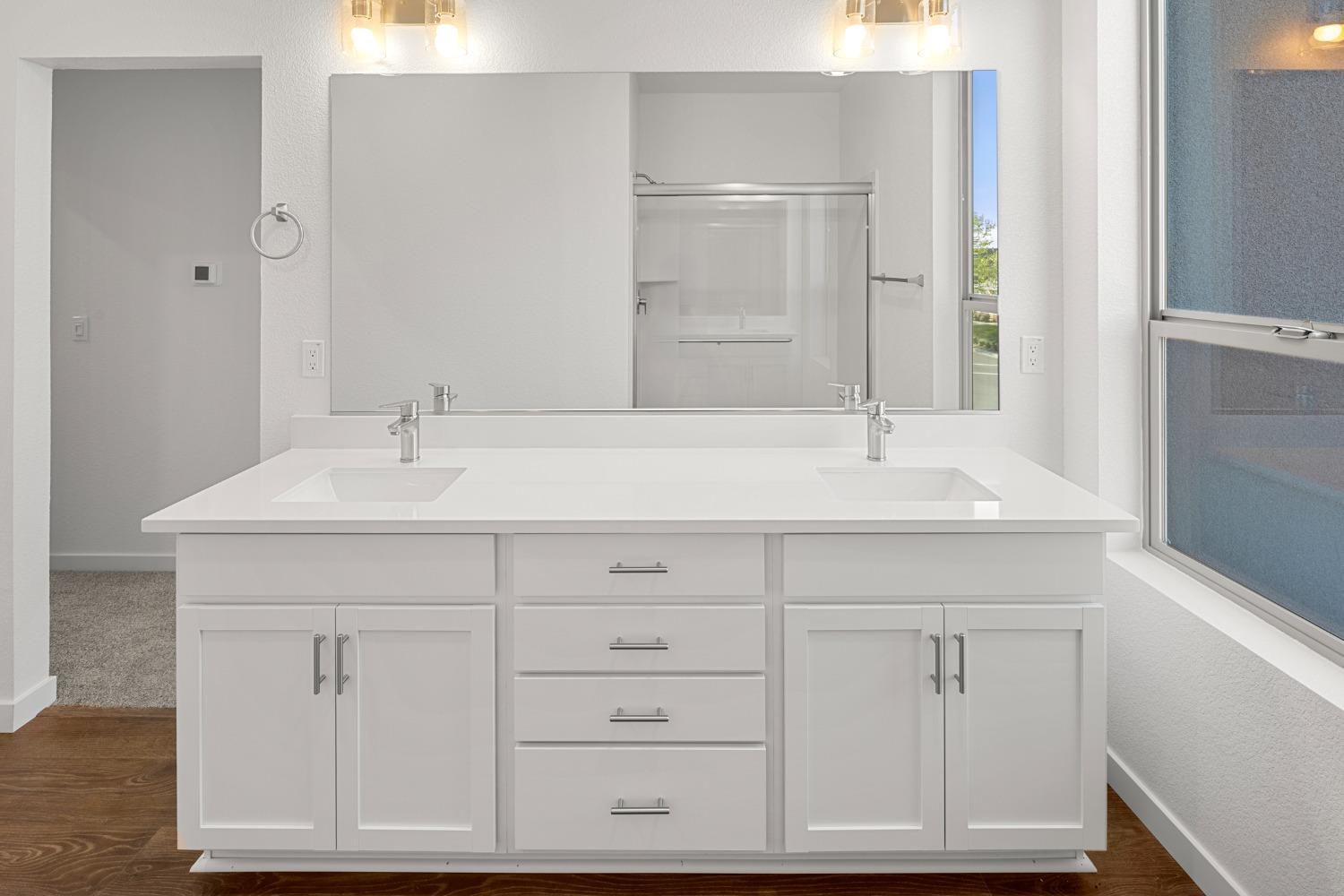 Detail Gallery Image 12 of 21 For 6087 Bridgecross Dr, Sacramento,  CA 95835 - 3 Beds | 2/1 Baths