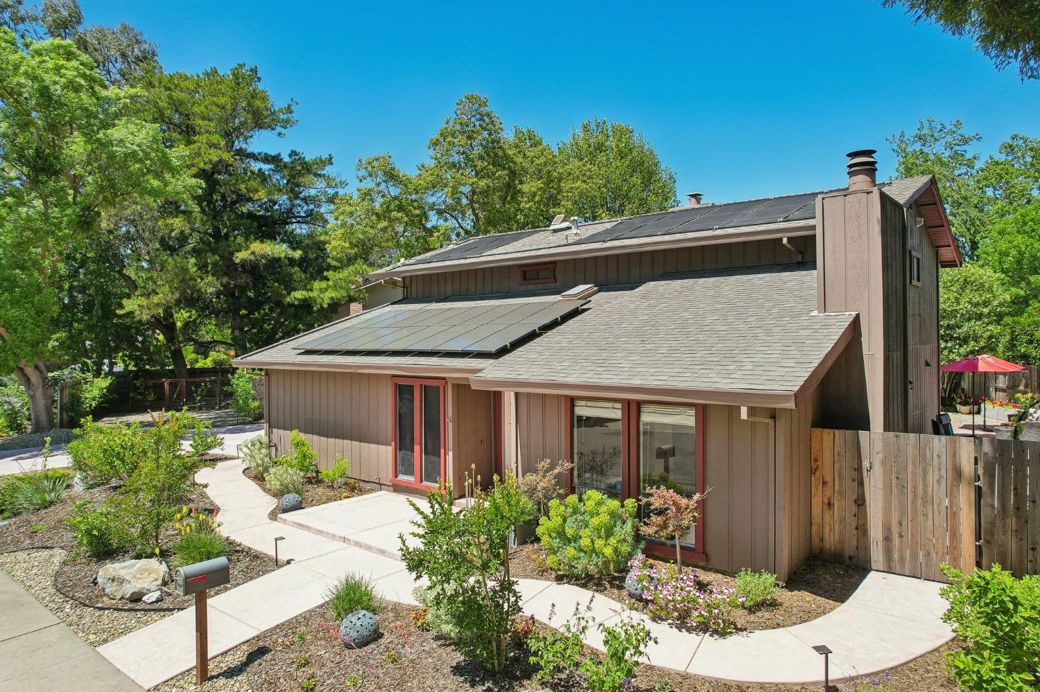 Detail Gallery Image 42 of 45 For 2217 Alameda Ave, Davis,  CA 95616 - 4 Beds | 2/1 Baths