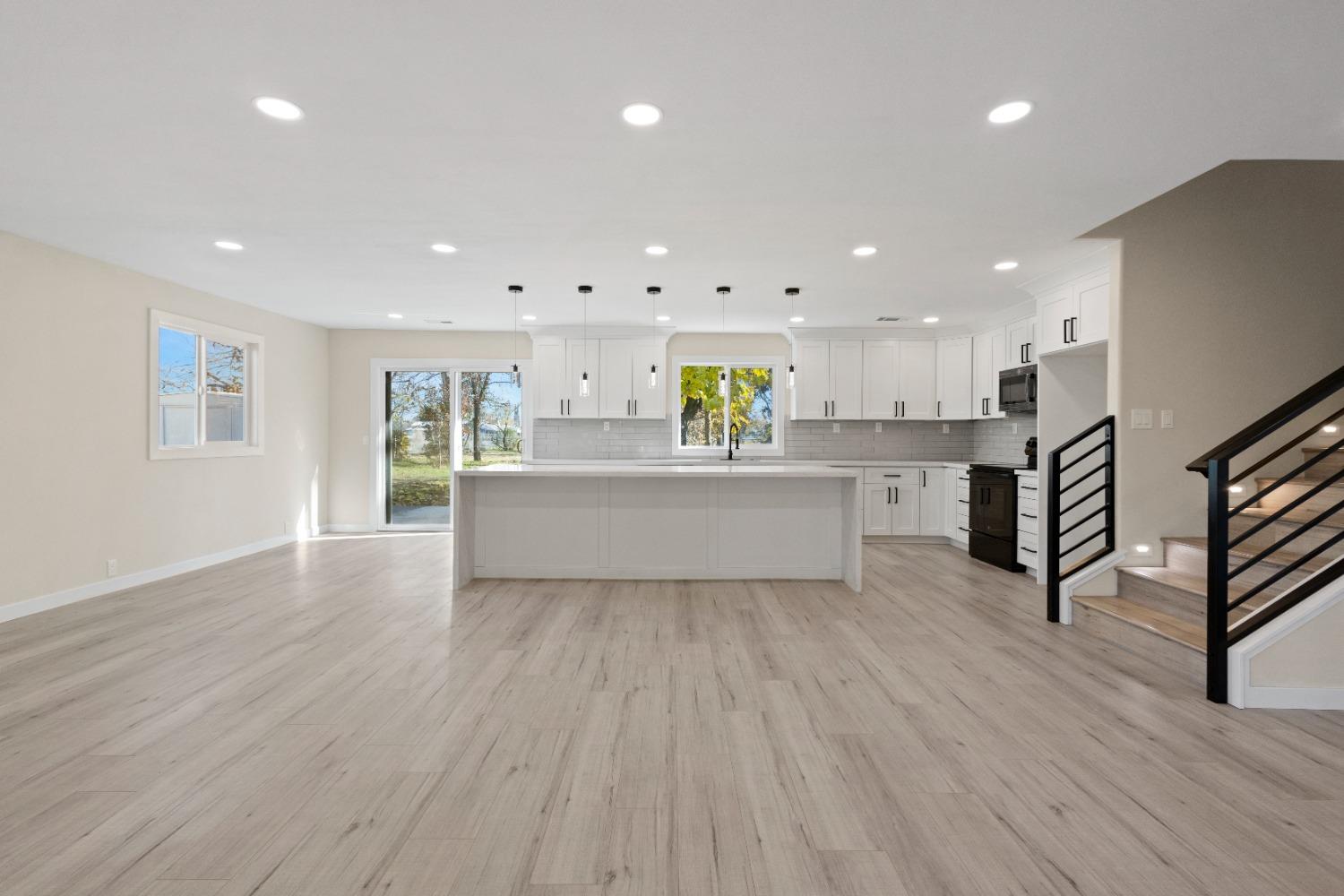 Detail Gallery Image 8 of 52 For 7612 9th St, Elverta,  CA 95626 - 4 Beds | 3 Baths