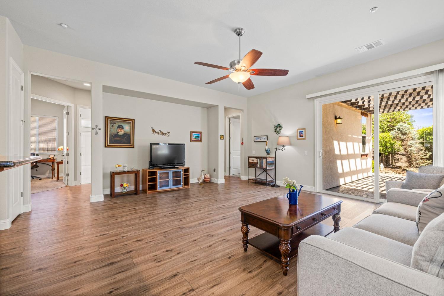 Detail Gallery Image 16 of 54 For 2081 Abby Gate Dr, Roseville,  CA 95747 - 3 Beds | 2 Baths