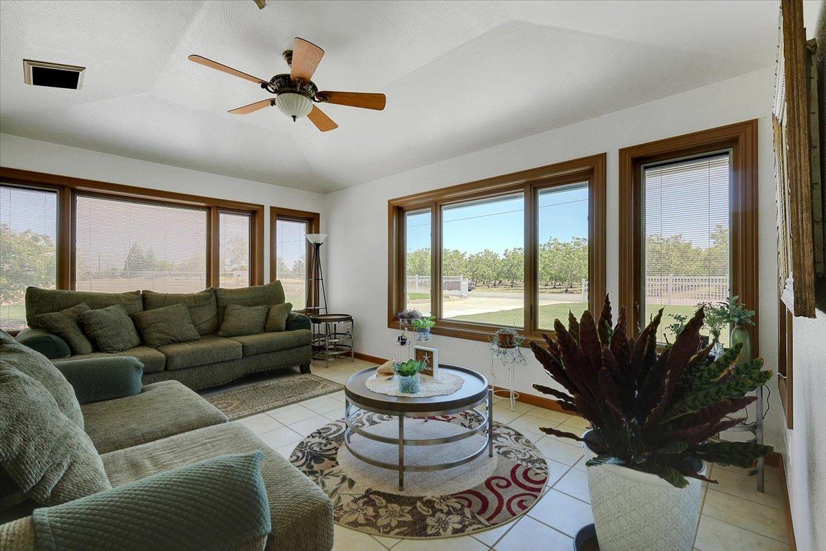 Detail Gallery Image 61 of 99 For 1721 Starr St, Yuba City,  CA 95993 - 5 Beds | 3 Baths