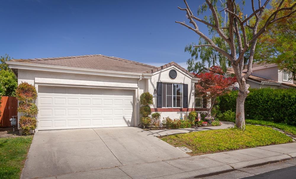 Detail Gallery Image 3 of 44 For 3070 Carousel Cir, Stockton,  CA 95219 - 3 Beds | 2 Baths