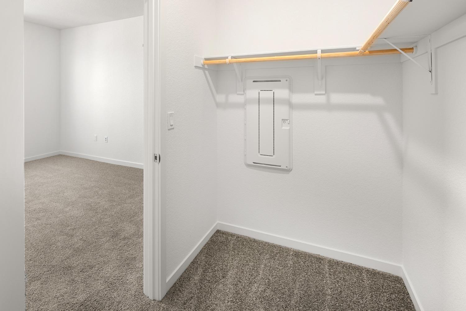 Detail Gallery Image 15 of 21 For 6087 Bridgecross Dr, Sacramento,  CA 95835 - 3 Beds | 2/1 Baths