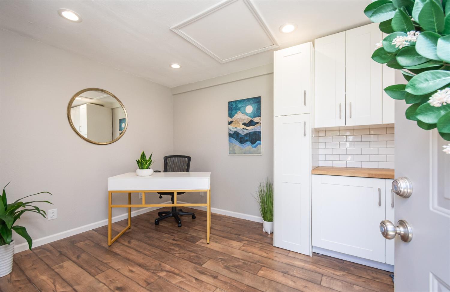 Detail Gallery Image 38 of 57 For 2112 Lorenzo Ln, Sacramento,  CA 95864 - 4 Beds | 2 Baths