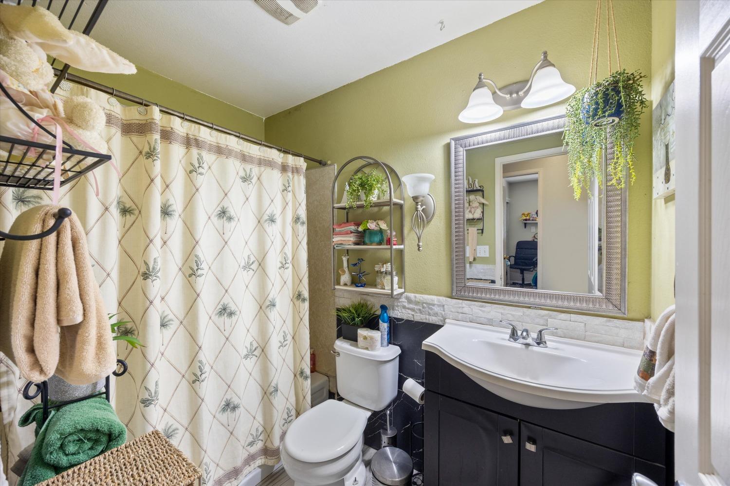 Detail Gallery Image 15 of 32 For 7637 Maralee Way, Sacramento,  CA 95824 - 4 Beds | 2 Baths