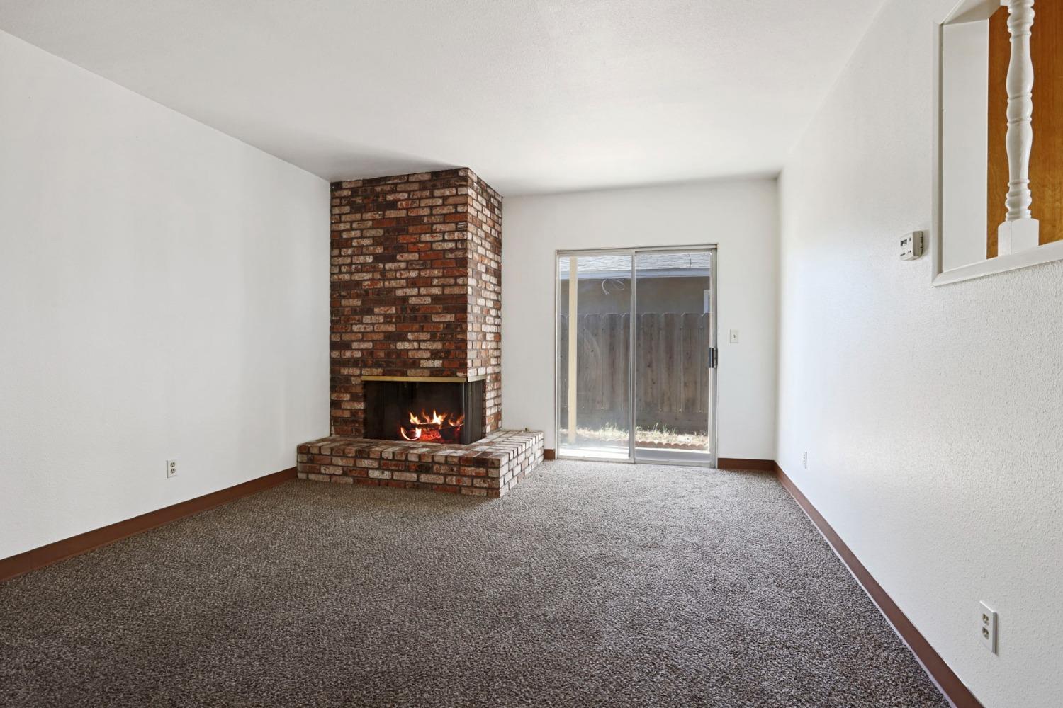 Detail Gallery Image 16 of 33 For 1806 Larkspur Ln, Ceres,  CA 95307 - 3 Beds | 2 Baths